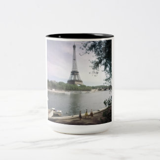 Eiffeltornet. Paris, omkring 1960. Två-Tonad Mugg