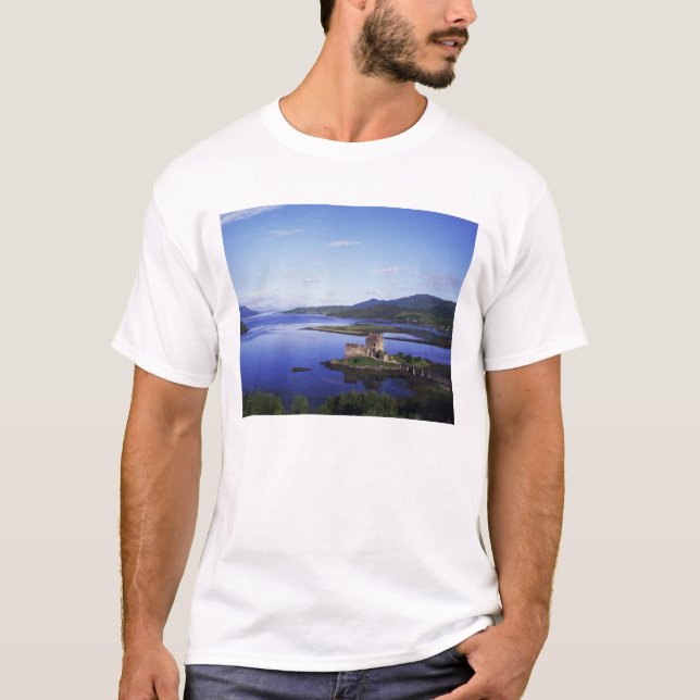Eilean Donan Castle, Dornie, Highlands Tee (Framsida)