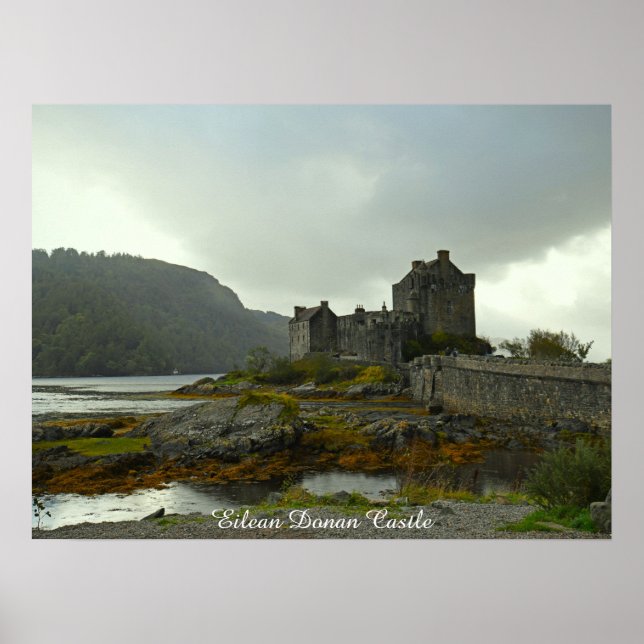 Eilean Donan Castle i Scotland Helgdag Poster (Framsidan)