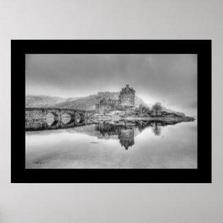 Eilean Donan Castle i Skottland (Black and White) Poster