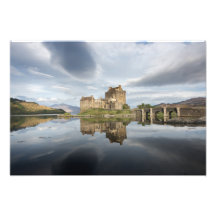 Eilean Donan Castle med reflexion i Skottland