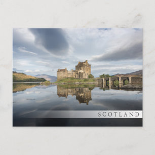 Eilean Donan Castle med reflexion i Skottland Vykort