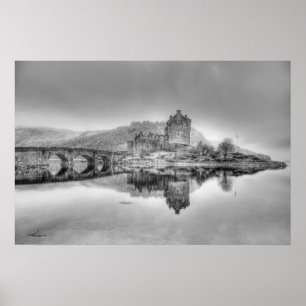 Eilean Donan slott i Skottland, (som är svartvit) Poster