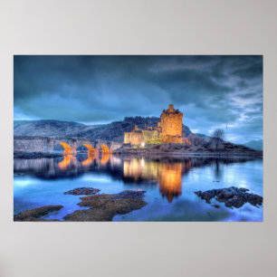 Eilean Donan slott på natten som är utan kant Poster
