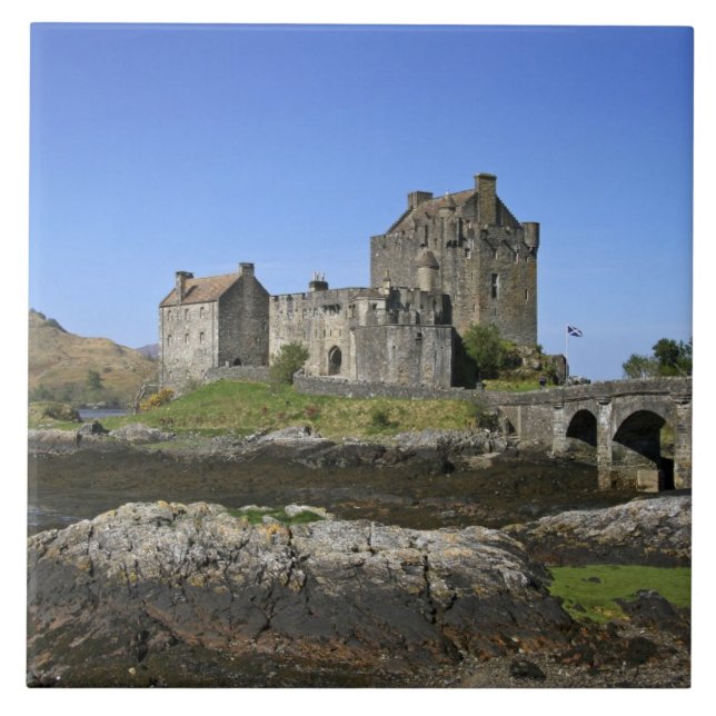 Eilean Donan slott, Skottland. Den berömda Eilean  Kakelplatta (Framsidan)
