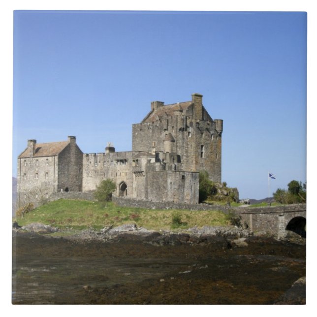 Eilean Donan slott, Skottland. Den berömda Eilean  Kakelplatta (Framsidan)