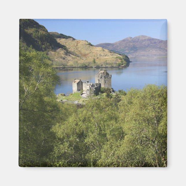 Eilean Donan slott, Skottland. Den berömda Eilean Magnet (Framsidan)