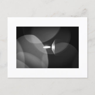 Eine brennende Kerze Vykort