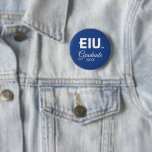 EIU Block Brev Knapp<br><div class="desc">Minneshögtidlighålla din studenten från Östra Illinois Universiteten med den här spiralformade produkten, och visa den ikoniska Östran Illinois Panthers-varumärkning. Denna punkt gör det möjligt för student att fira sin prestation och visning sin varaktiga förbindelse till universiteten. Det är en varaktig påminnelse om deras tid vid EIU och de resultat som...</div>