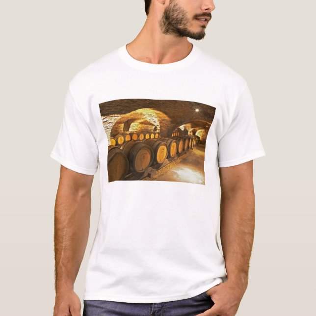 Ekfat i källaren på Domaine Comte Tee Shirt (Framsida)
