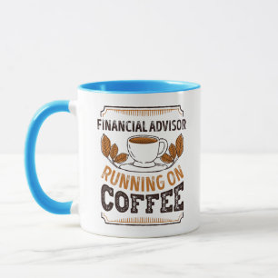 Ekonomisk rådgivare som arbetar med kaffekoffeingå mugg
