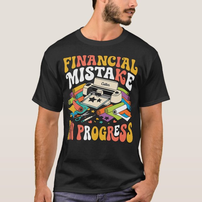 Ekonomiskt Misstag Pågående Konstsaxplotter T Shirt (Framsida)