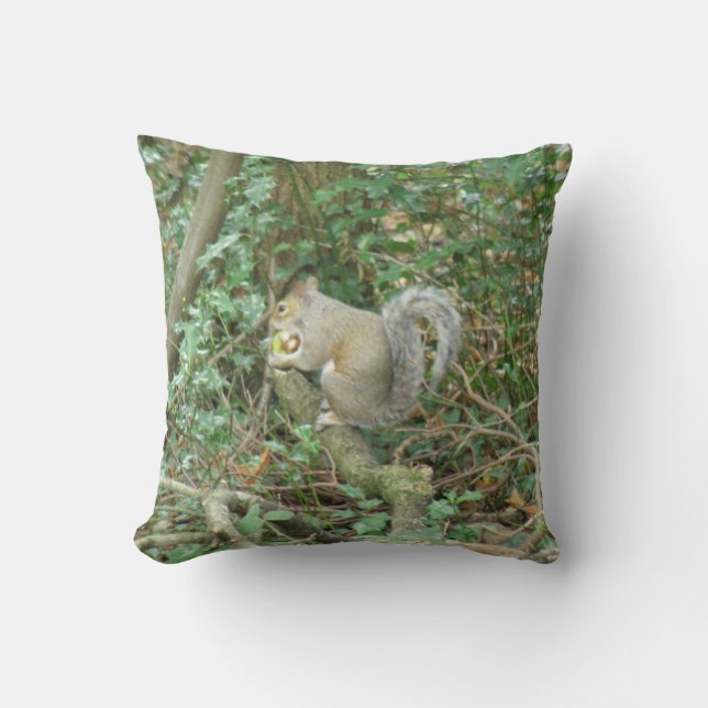 ekorre med Acorn Pillow Kudde (Framsida)