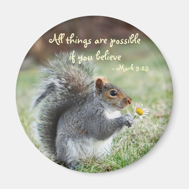 ekorre med Daisy 9:23 Verse Magnet (Framsidan)