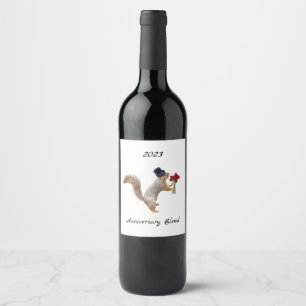 ekorre med Ro Vin-etiketter Vinflaska Etikett