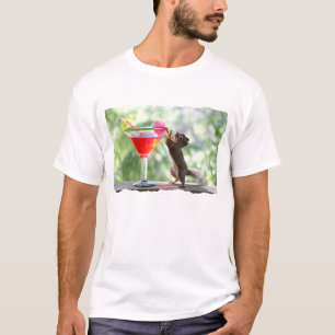 Ekorre som dricker coctailen t-shirt