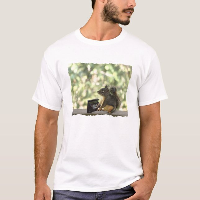 Ekorre som leker pianot tee shirt (Framsida)