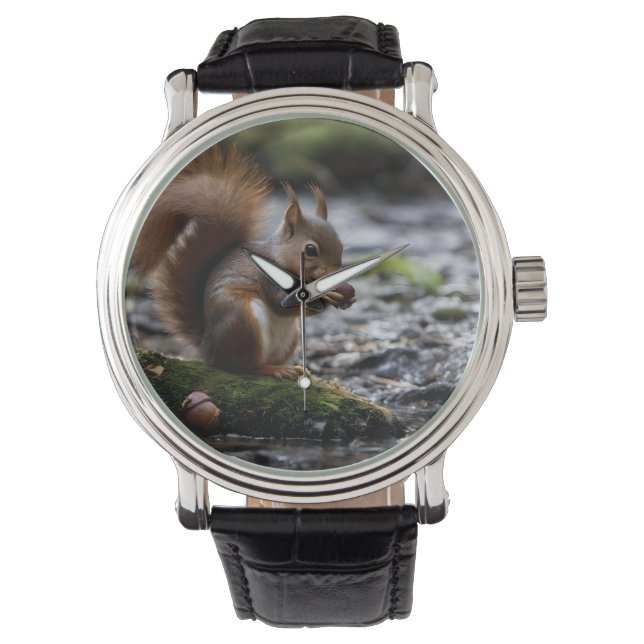 ekorre vid floden som äter en akorn, armbandsur (Framsida)