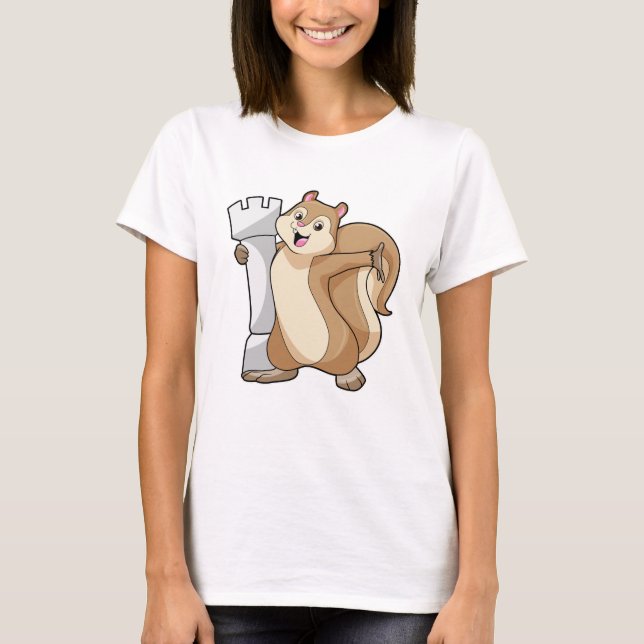 Ekorre vid schack med schackpjäs kung t shirt (Framsida)