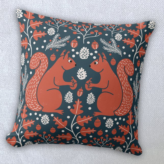 Ekorrskogsmark Kudde (Squirrel woodland forest art throw pillow)