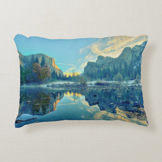 El Capitan och reflexion för tre bröder Prydnadskudde (Framsidan)