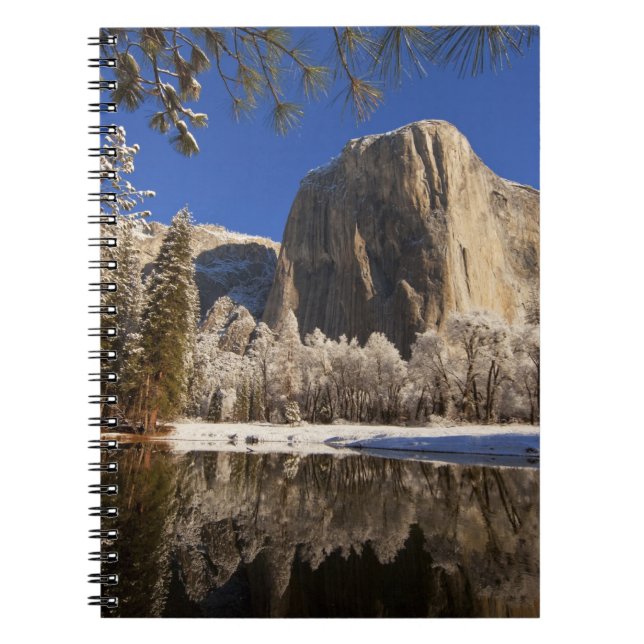 El Capitan speglas i floden Merced i Anteckningsbok (Framsidan)