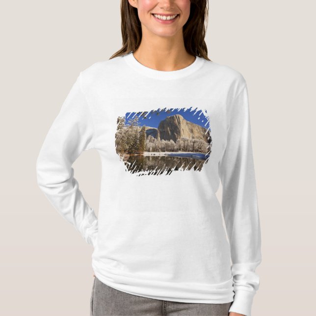 El Capitan speglas i floden Merced i T Shirt (Framsida)