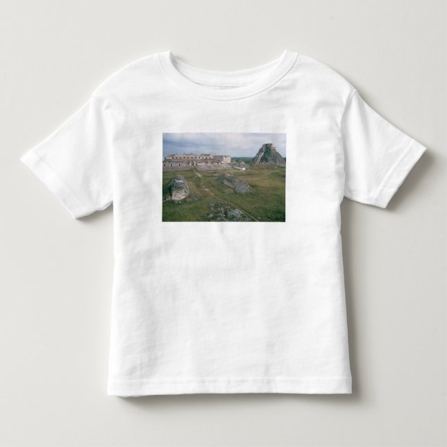 El Castillo och nunnekloster T-shirt (Framsida)