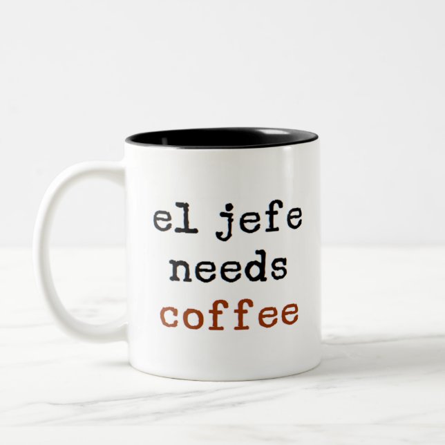 el jefe behöver kaffe Två-Tonad mugg (Vänster)