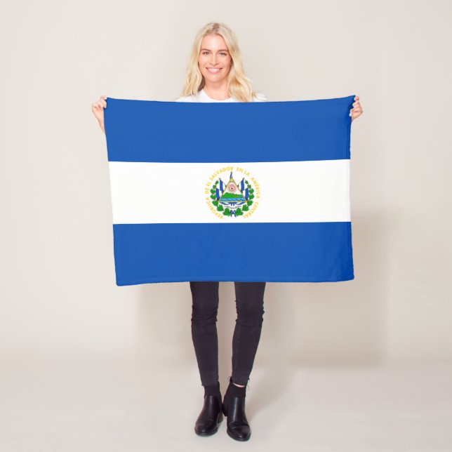 El Salvadors flagga Fleecefilt (På plats)