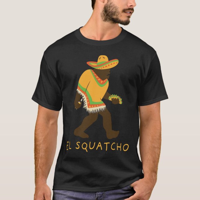 El Squatcho Bigfoot with taco Beer Pacho Sombrero T Shirt (Framsida)