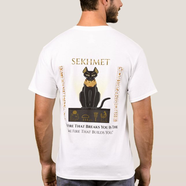 Elden Som Bryter Dig Är Samma Eld Som Bygger T Shirt (Baksida)