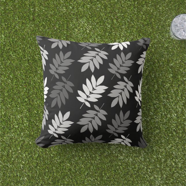Elder Leaf Big Pattern Black White Grey Kudde (Gräs)