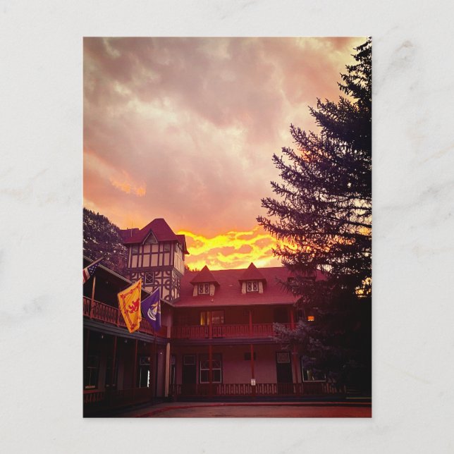 Eldig solnedgång över Redstone Inn  Vykort (Framsida)