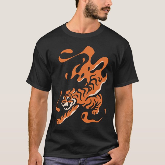 Eldig Tiger: Asiatisk djärv design T Shirt (Framsida)