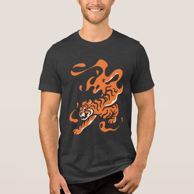 Eldig Tiger: Asiatisk djärv design T Shirt (Framsida)