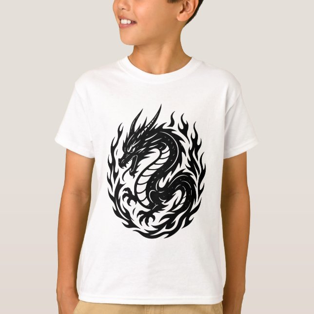 Eldslingad Drak Tatuering Stil T Shirt (Framsida)