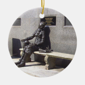 Eleanor Rigby staty, Liverpool, UK. Julgransprydnad Keramik