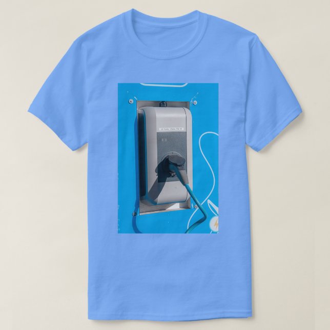 Electric car charging station photographed in Neus T Shirt (Design framsida)