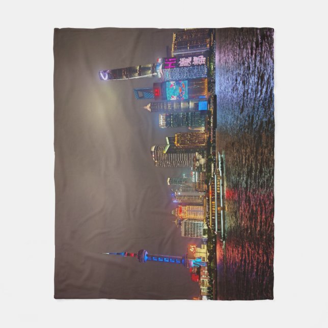 Electric Dreams - Futuristiska Shanghai Skyline, A Fleecefilt (Framsidan)