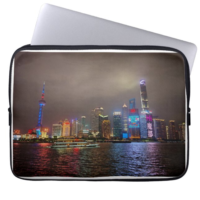 Electric Dreams - Futuristiska Shanghai Skyline, A Laptop Fodral (Framsidan)