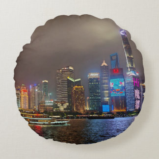 Electric Dreams - Futuristiska Shanghai Skyline, A Rund Kudde