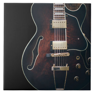 Electric Guitar On Black Kakelplatta
