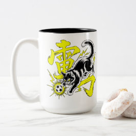 Electrifying Thunder Cat Soccer Mug Två-Tonad Mugg