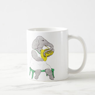 Elefant med valthornet kaffemugg