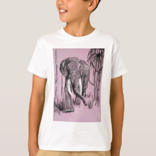 Elefant som rullar genom Wooded Savanna in Rosa T Shirt