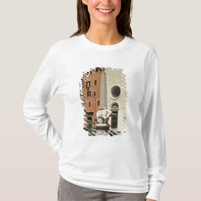 Elefant uthärda en egyptisk Obelisk, 1667 T Shirt (Framsida)