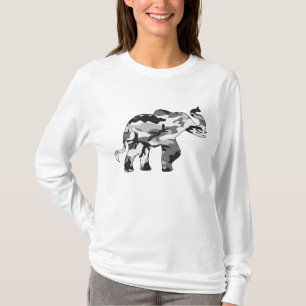 Elefanten bestående av grått armékamouflage t shirt