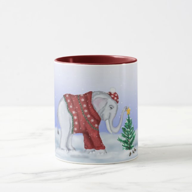 Elefanten räcker in den stack tröjamuggen mugg (Center)