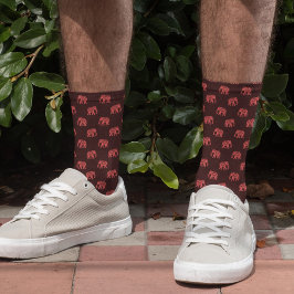 Elefanter i rött klädda (på mörk)